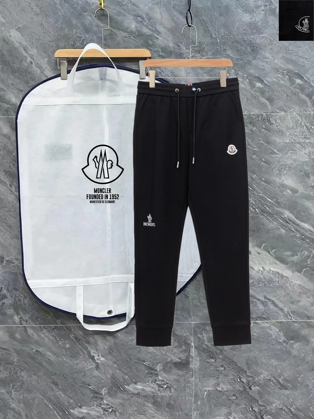 Moncler New Arrival ， ， 。 SSNew Arrival ， ， ， Quality。 ， ， 。100% ， ， ， ， ~ :Black Size:M L XL 2XL 3XL